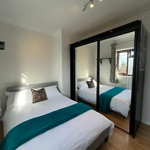 Charlton, Greenwich Luxury Self Check-in London